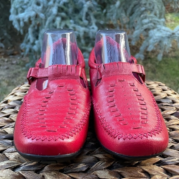 NEW Red Leather Air-Pillow Insoles Driving Moccasin T-Strap Mary Jane Flats. 10 - Picture 3 of 11